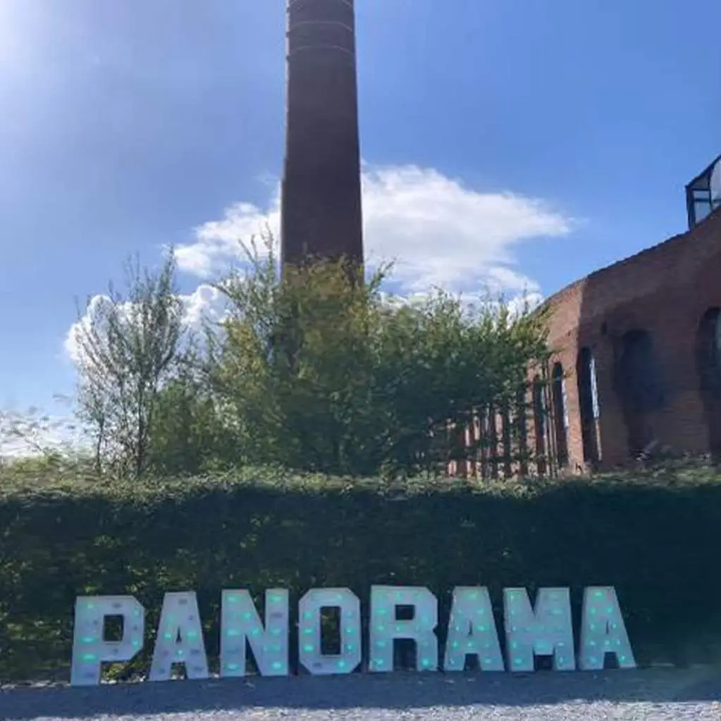 Lichtletters huren bedrijfsfeest PANORAMA