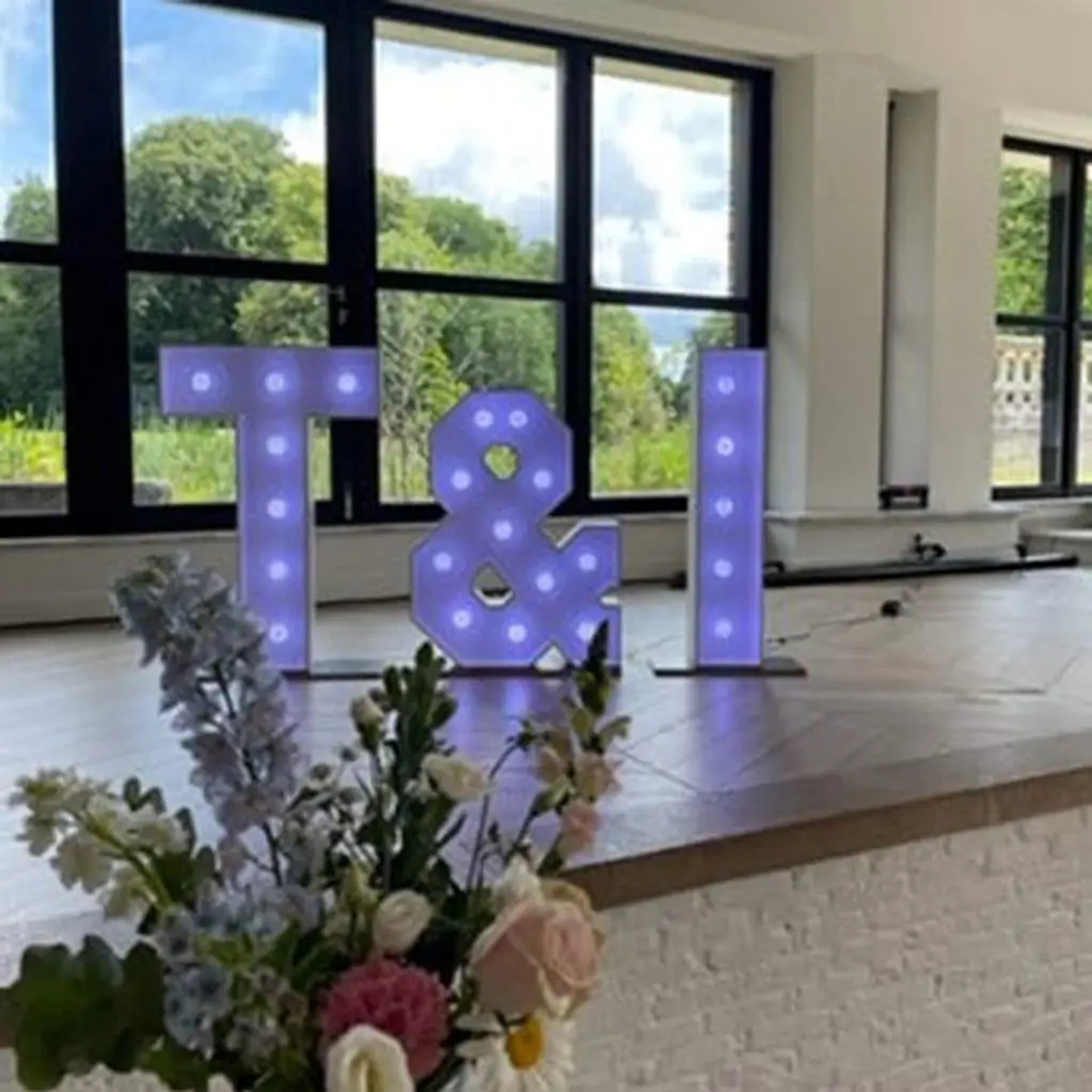 Lichtletters van Partypimpers T&I