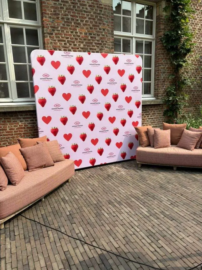 Gepersonaliseerde achtergronddoek voor Hoogstraten met aardbeien