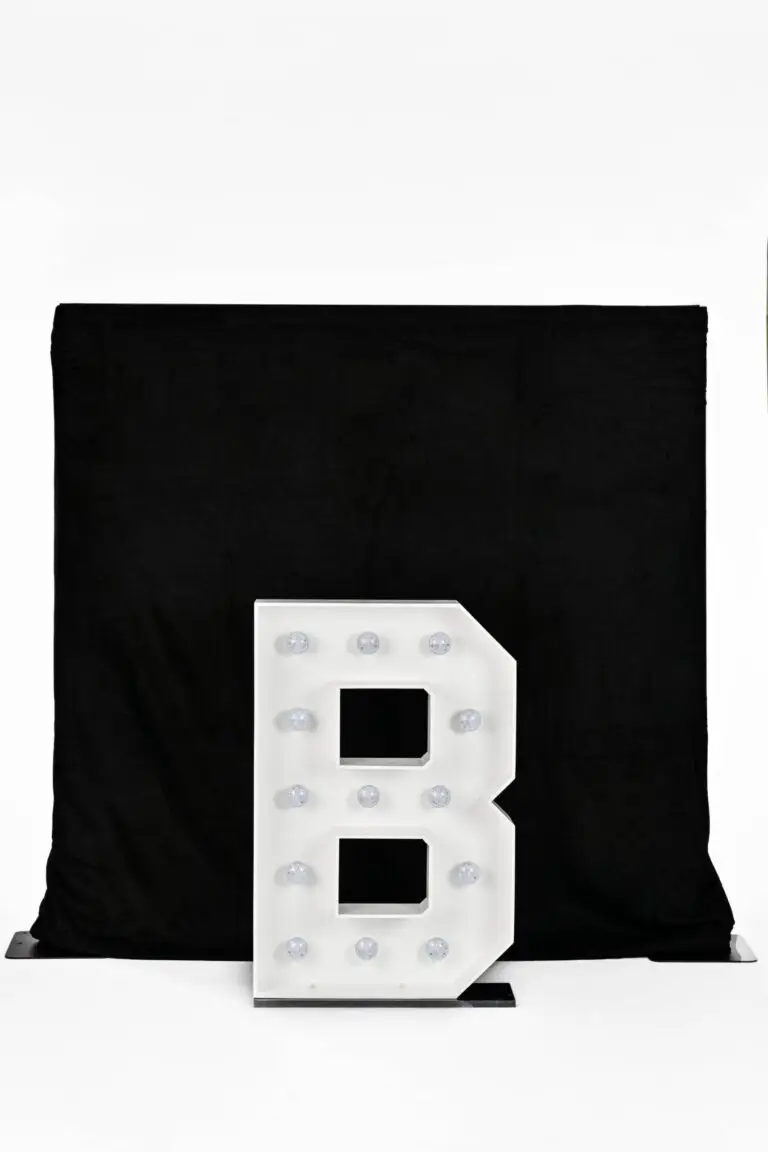 Achtergronddoek-lichtletters-scaled